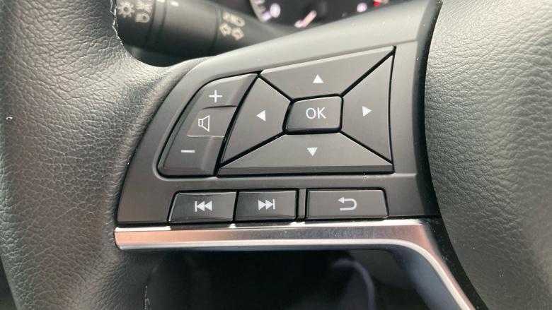 Nissan Juke 1.0 DiG-T 114 N-Connecta 5dr Petrol Hatchback